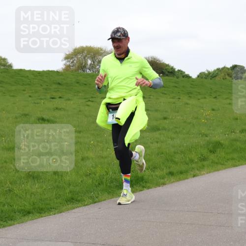04.05.2025 - 8. Wedeler Halbmarathon Lena Gebhardt http://msf.ph/oto/7835766 04.05.2025 11:28:51 Laufen  meine-sportfotos.de