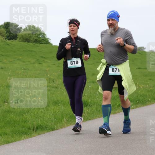 04.05.2025 - 8. Wedeler Halbmarathon Lena Gebhardt http://msf.ph/oto/7835814 04.05.2025 11:29:10 Laufen 870, 871 meine-sportfotos.de