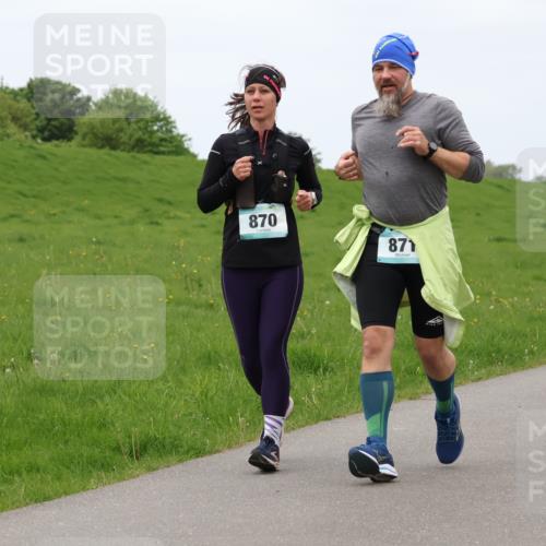 04.05.2025 - 8. Wedeler Halbmarathon Lena Gebhardt http://msf.ph/oto/7835816 04.05.2025 11:29:10 Laufen 870, 871 meine-sportfotos.de