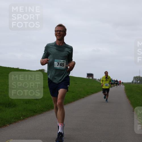 04.05.2025 - 8. Wedeler Halbmarathon Yannick Fuchs http://msf.ph/oto/7835831 04.05.2025 11:23:33 Laufen 5, 745 meine-sportfotos.de