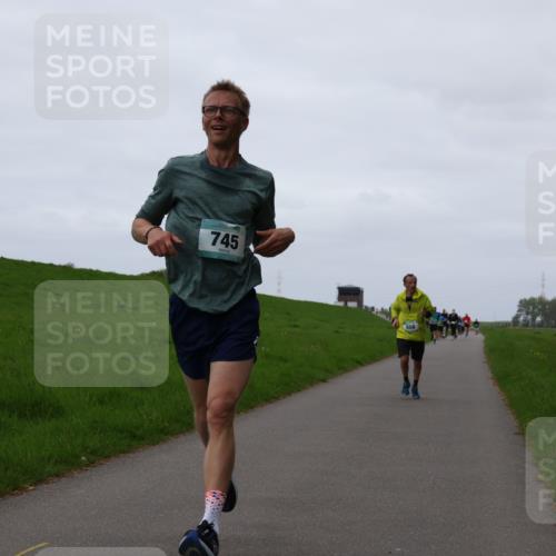 04.05.2025 - 8. Wedeler Halbmarathon Yannick Fuchs http://msf.ph/oto/7835833 04.05.2025 11:23:33 Laufen 745 meine-sportfotos.de