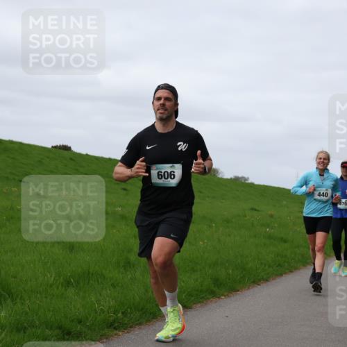 04.05.2025 - 8. Wedeler Halbmarathon Yannick Fuchs http://msf.ph/oto/7835876 04.05.2025 11:45:07 Laufen 606, 440, 470, 1135 meine-sportfotos.de