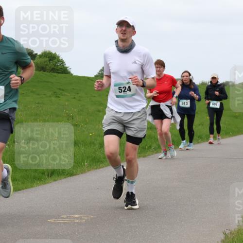 04.05.2025 - 8. Wedeler Halbmarathon Lena Gebhardt http://msf.ph/oto/7835894 04.05.2025 11:29:22 Laufen 199, 524, 913, 681 meine-sportfotos.de