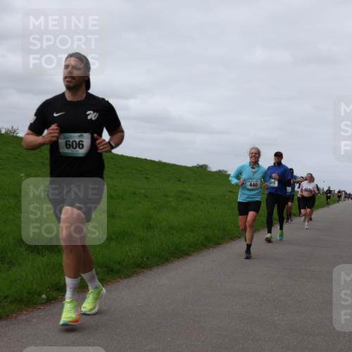 04.05.2025 - 8. Wedeler Halbmarathon Yannick Fuchs http://msf.ph/oto/7835913 04.05.2025 11:45:07 Laufen 909, 440, 470 meine-sportfotos.de