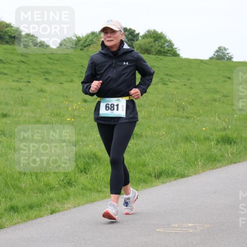 04.05.2025 - 8. Wedeler Halbmarathon Lena Gebhardt http://msf.ph/oto/7835937 04.05.2025 11:29:27 Laufen 3, 681 meine-sportfotos.de