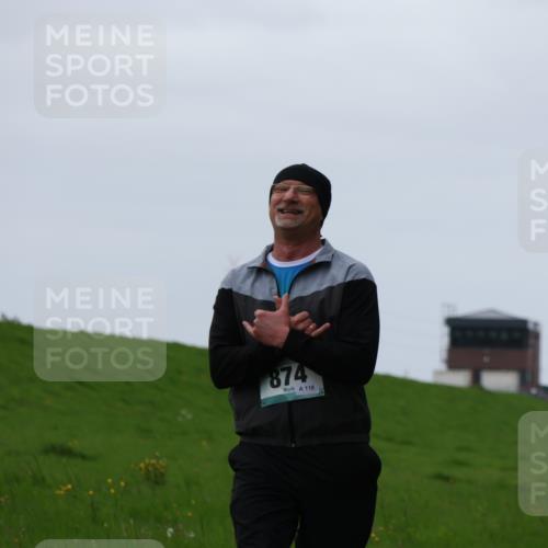 04.05.2025 - 8. Wedeler Halbmarathon Yannick Fuchs http://msf.ph/oto/7835939 04.05.2025 11:23:42 Laufen 874, 118 meine-sportfotos.de