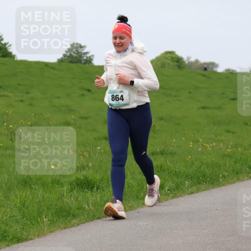 04.05.2025 - 8. Wedeler Halbmarathon Lena Gebhardt http://msf.ph/oto/7835989 04.05.2025 11:29:37 Laufen 864, 724 meine-sportfotos.de