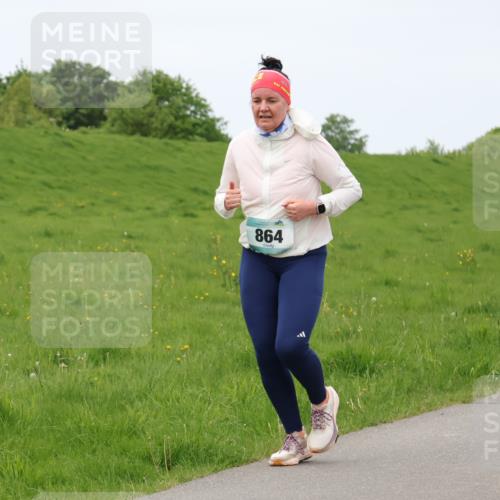 04.05.2025 - 8. Wedeler Halbmarathon Lena Gebhardt http://msf.ph/oto/7835994 04.05.2025 11:29:38 Laufen 864 meine-sportfotos.de