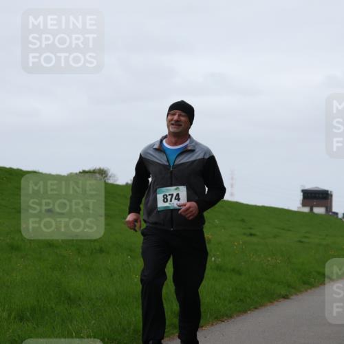 04.05.2025 - 8. Wedeler Halbmarathon Yannick Fuchs http://msf.ph/oto/7835995 04.05.2025 11:23:43 Laufen 874 meine-sportfotos.de