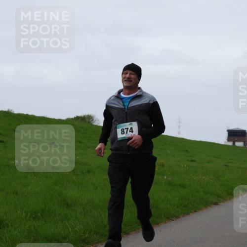 04.05.2025 - 8. Wedeler Halbmarathon Yannick Fuchs http://msf.ph/oto/7836000 04.05.2025 11:23:44 Laufen 874 meine-sportfotos.de
