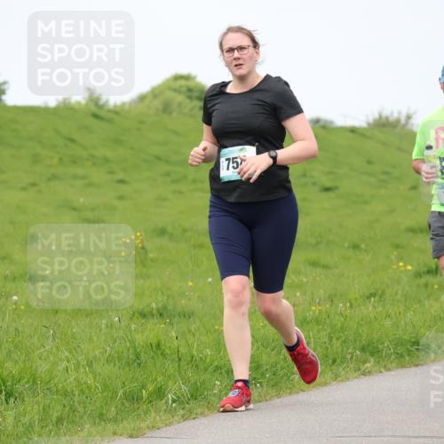 04.05.2025 - 8. Wedeler Halbmarathon Lena Gebhardt http://msf.ph/oto/7836072 04.05.2025 11:29:59 Laufen 75, 191 meine-sportfotos.de
