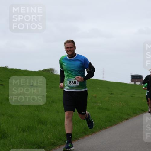 04.05.2025 - 8. Wedeler Halbmarathon Yannick Fuchs http://msf.ph/oto/7836121 04.05.2025 11:23:53 Laufen 889, 1175, 1141 meine-sportfotos.de