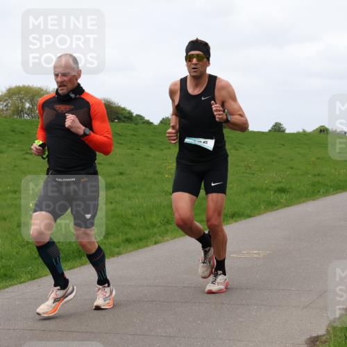 04.05.2025 - 8. Wedeler Halbmarathon Lena Gebhardt http://msf.ph/oto/7836211 04.05.2025 11:30:10 Laufen  meine-sportfotos.de