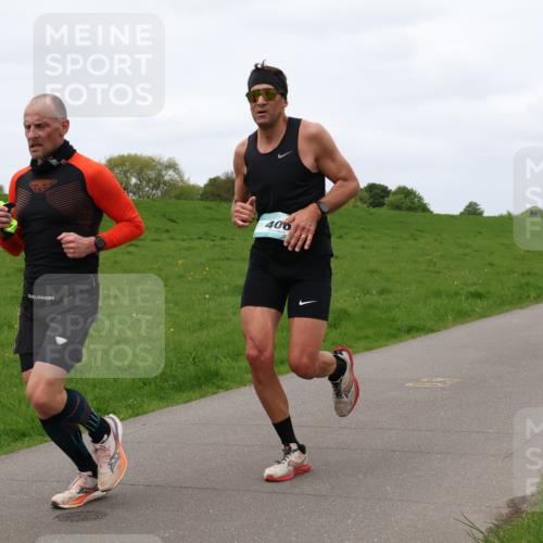 04.05.2025 - 8. Wedeler Halbmarathon Lena Gebhardt http://msf.ph/oto/7836226 04.05.2025 11:30:10 Laufen 406, 824 meine-sportfotos.de