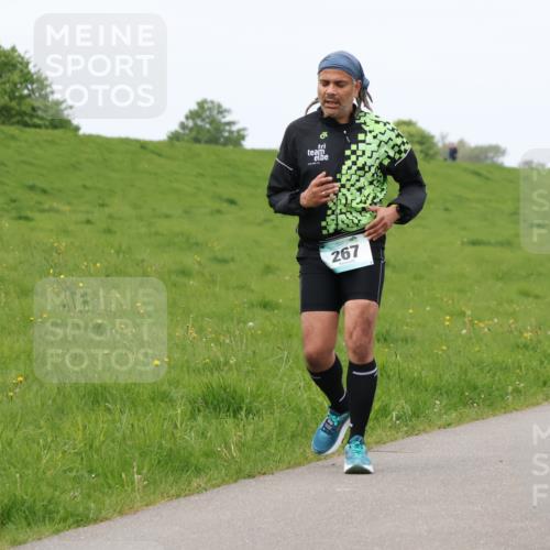 04.05.2025 - 8. Wedeler Halbmarathon Lena Gebhardt http://msf.ph/oto/7836305 04.05.2025 11:30:25 Laufen 267 meine-sportfotos.de