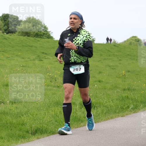 04.05.2025 - 8. Wedeler Halbmarathon Lena Gebhardt http://msf.ph/oto/7836307 04.05.2025 11:30:26 Laufen 267 meine-sportfotos.de