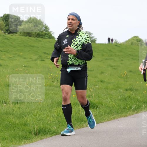 04.05.2025 - 8. Wedeler Halbmarathon Lena Gebhardt http://msf.ph/oto/7836311 04.05.2025 11:30:26 Laufen  meine-sportfotos.de