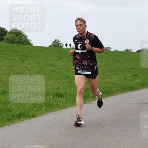 04.05.2025 - 8. Wedeler Halbmarathon Lena Gebhardt http://msf.ph/oto/7836332 04.05.2025 11:30:31 Laufen  meine-sportfotos.de