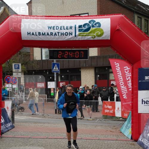 04.05.2025 - 8. Wedeler Halbmarathon Felixshl http://msf.ph/oto/7836401 04.05.2025 12:24:05 Ziel 239 meine-sportfotos.de