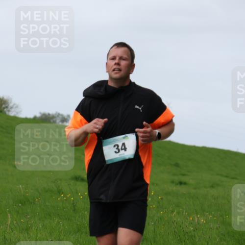 04.05.2025 - 8. Wedeler Halbmarathon Yannick Fuchs http://msf.ph/oto/7836412 04.05.2025 11:45:33 Laufen 34 meine-sportfotos.de