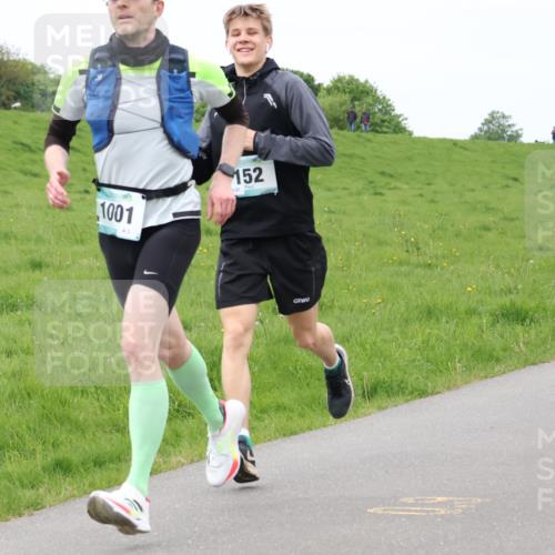 04.05.2025 - 8. Wedeler Halbmarathon Lena Gebhardt http://msf.ph/oto/7836483 04.05.2025 11:31:01 Laufen 1001, 152, 187 meine-sportfotos.de