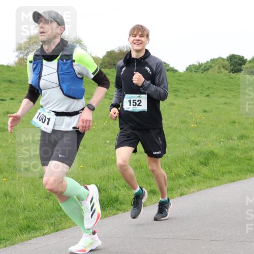 04.05.2025 - 8. Wedeler Halbmarathon Lena Gebhardt http://msf.ph/oto/7836499 04.05.2025 11:31:02 Laufen 1001, 3, 152, 87 meine-sportfotos.de