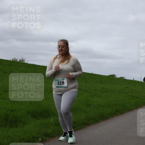 04.05.2025 - 8. Wedeler Halbmarathon Yannick Fuchs http://msf.ph/oto/7836572 04.05.2025 11:45:41 Laufen 328, 345 meine-sportfotos.de