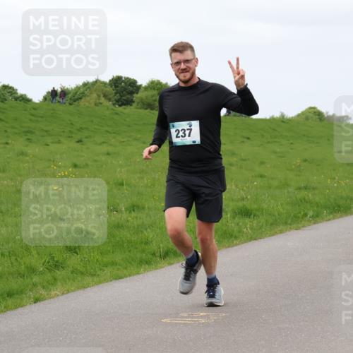 04.05.2025 - 8. Wedeler Halbmarathon Lena Gebhardt http://msf.ph/oto/7836573 04.05.2025 11:31:20 Laufen 237 meine-sportfotos.de