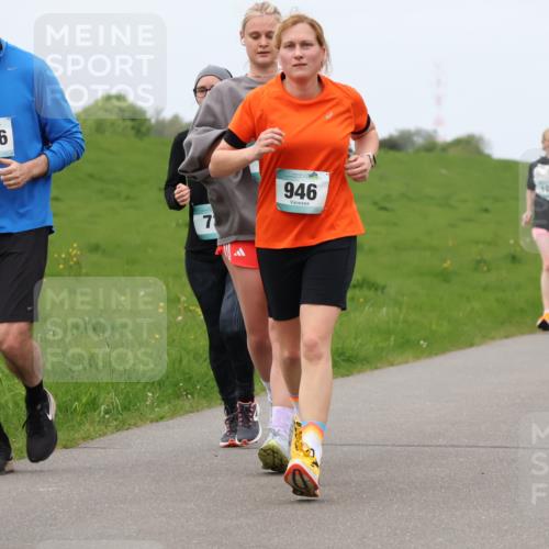 04.05.2025 - 8. Wedeler Halbmarathon Lena Gebhardt http://msf.ph/oto/7836602 04.05.2025 11:31:30 Laufen 1066, 7, 946, 102, 750, 1025 meine-sportfotos.de