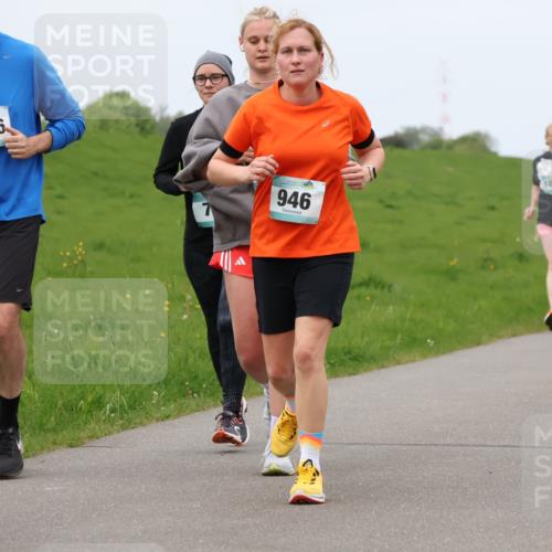 04.05.2025 - 8. Wedeler Halbmarathon Lena Gebhardt http://msf.ph/oto/7836603 04.05.2025 11:31:30 Laufen 1066, 946, 750, 10, 1025 meine-sportfotos.de