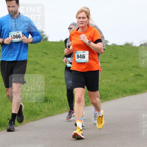 04.05.2025 - 8. Wedeler Halbmarathon Lena Gebhardt http://msf.ph/oto/7836607 04.05.2025 11:31:31 Laufen 066, 946, 1026 meine-sportfotos.de