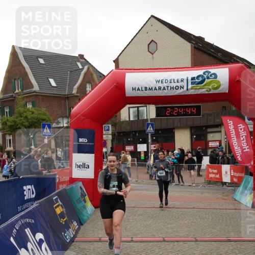 04.05.2025 - 8. Wedeler Halbmarathon Felixshl http://msf.ph/oto/7836613 04.05.2025 12:24:42 Ziel 619, 944 meine-sportfotos.de