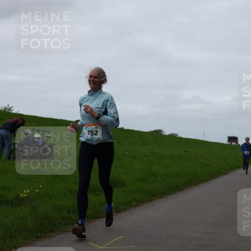 04.05.2025 - 8. Wedeler Halbmarathon Yannick Fuchs http://msf.ph/oto/7836619 04.05.2025 11:24:04 Laufen 817, 752, 8147, 464 meine-sportfotos.de