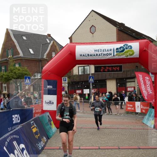 04.05.2025 - 8. Wedeler Halbmarathon Felixshl http://msf.ph/oto/7836625 04.05.2025 12:24:42 Ziel 619, 944 meine-sportfotos.de