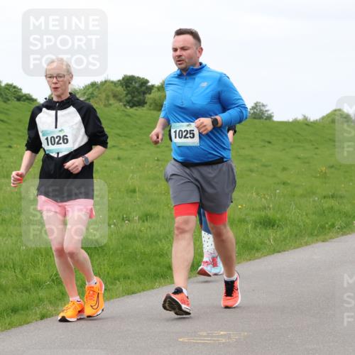 04.05.2025 - 8. Wedeler Halbmarathon Lena Gebhardt http://msf.ph/oto/7836659 04.05.2025 11:31:40 Laufen 1026, 1025, 298 meine-sportfotos.de