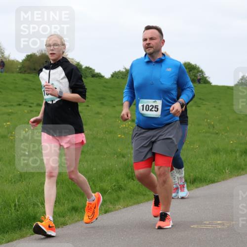 04.05.2025 - 8. Wedeler Halbmarathon Lena Gebhardt http://msf.ph/oto/7836667 04.05.2025 11:31:41 Laufen 1025 meine-sportfotos.de