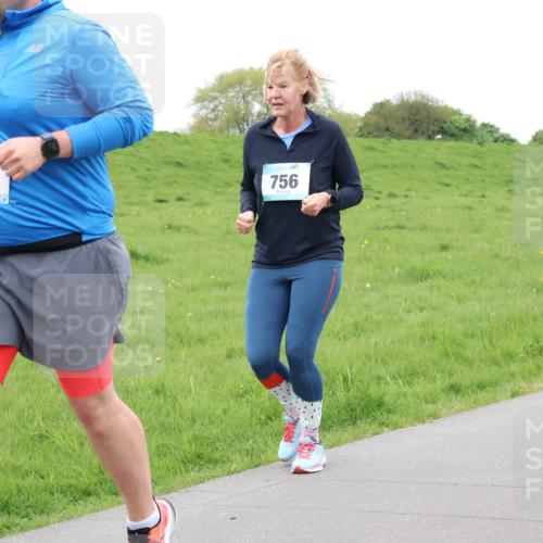 04.05.2025 - 8. Wedeler Halbmarathon Lena Gebhardt http://msf.ph/oto/7836687 04.05.2025 11:31:43 Laufen 1025, 756 meine-sportfotos.de