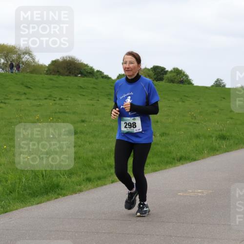 04.05.2025 - 8. Wedeler Halbmarathon Lena Gebhardt http://msf.ph/oto/7836692 04.05.2025 11:31:43 Laufen 298, 140 meine-sportfotos.de