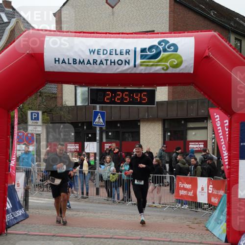04.05.2025 - 8. Wedeler Halbmarathon Felixshl http://msf.ph/oto/7836710 04.05.2025 12:25:42 Ziel 41, 129, 133, 938 meine-sportfotos.de