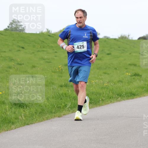 04.05.2025 - 8. Wedeler Halbmarathon Lena Gebhardt http://msf.ph/oto/7836782 04.05.2025 11:31:51 Laufen 1080, 425 meine-sportfotos.de
