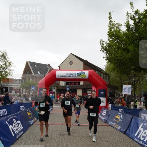 04.05.2025 - 8. Wedeler Halbmarathon Felixshl http://msf.ph/oto/7836796 04.05.2025 12:25:47 Ziel 41, 129, 133, 938 meine-sportfotos.de