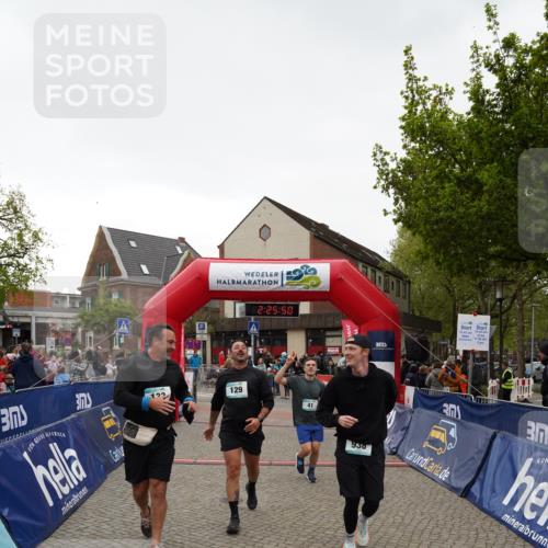 04.05.2025 - 8. Wedeler Halbmarathon Felixshl http://msf.ph/oto/7836835 04.05.2025 12:25:47 Ziel 41, 129, 133, 938 meine-sportfotos.de