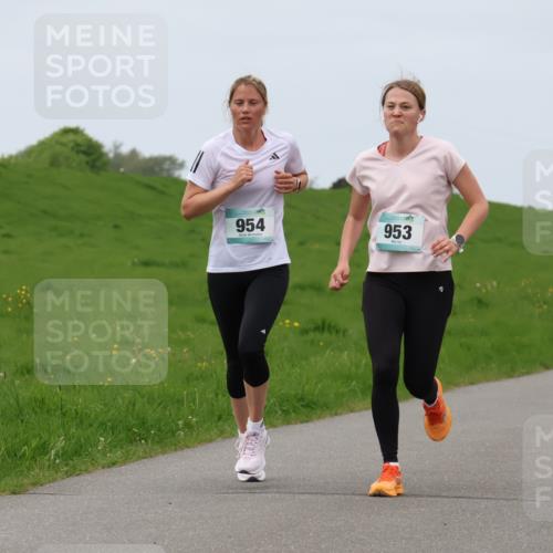 04.05.2025 - 8. Wedeler Halbmarathon Lena Gebhardt http://msf.ph/oto/7836837 04.05.2025 11:31:58 Laufen 954, 953 meine-sportfotos.de