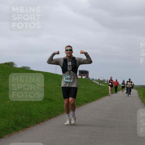 04.05.2025 - 8. Wedeler Halbmarathon Yannick Fuchs http://msf.ph/oto/7836866 04.05.2025 11:59:52 Laufen 1075 meine-sportfotos.de