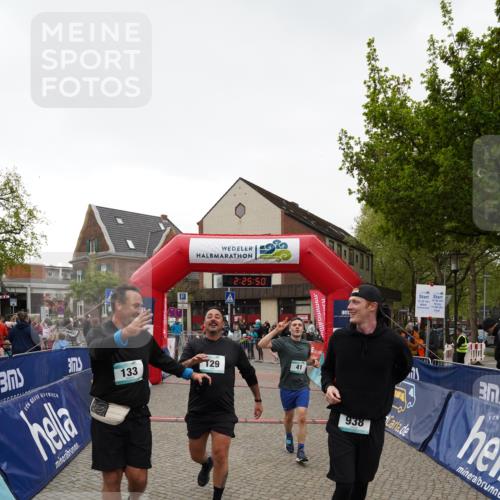 04.05.2025 - 8. Wedeler Halbmarathon Felixshl http://msf.ph/oto/7836876 04.05.2025 12:25:48 Ziel 41, 129, 133, 938 meine-sportfotos.de