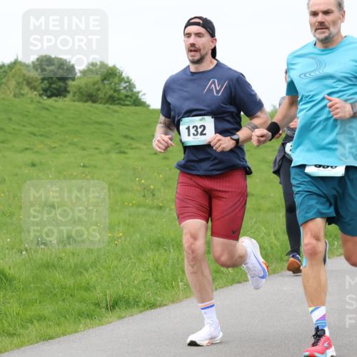 04.05.2025 - 8. Wedeler Halbmarathon Lena Gebhardt http://msf.ph/oto/7836894 04.05.2025 11:32:17 Laufen 132 meine-sportfotos.de