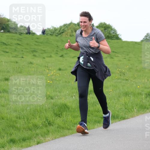 04.05.2025 - 8. Wedeler Halbmarathon Lena Gebhardt http://msf.ph/oto/7836917 04.05.2025 11:32:19 Laufen  meine-sportfotos.de