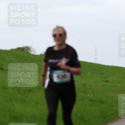 04.05.2025 - 8. Wedeler Halbmarathon Yannick Fuchs http://msf.ph/oto/7836936 04.05.2025 11:24:16 Laufen 11, 30 meine-sportfotos.de