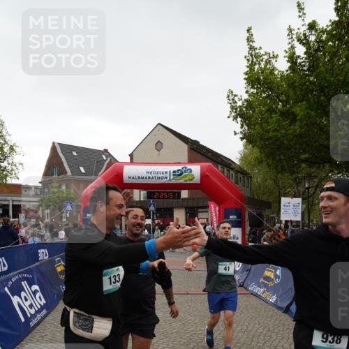 04.05.2025 - 8. Wedeler Halbmarathon Felixshl http://msf.ph/oto/7836943 04.05.2025 12:25:49 Ziel 41, 129, 133, 938 meine-sportfotos.de