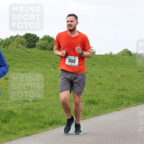 04.05.2025 - 8. Wedeler Halbmarathon Lena Gebhardt http://msf.ph/oto/7836968 04.05.2025 11:32:24 Laufen 39, 302, 102, 156, 914 meine-sportfotos.de